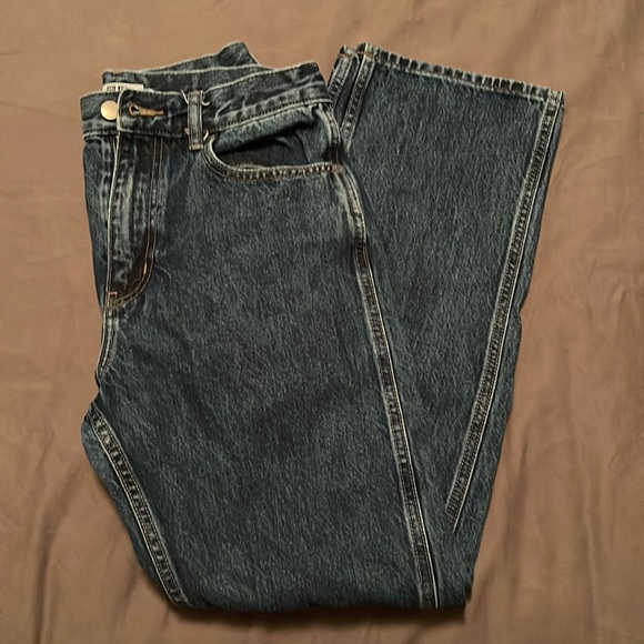 Uniqlo 28 Jeans, Medium Blue Excellent Condition - Picture 1 of 4